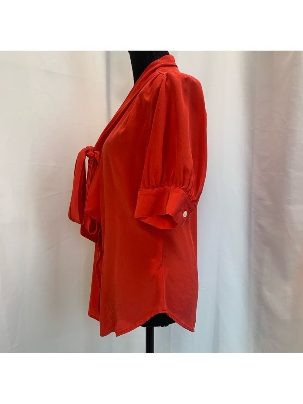 Fifteen Twenty blood orange red tie neck 100% silk blouse Sz L - Picture 5 of 11